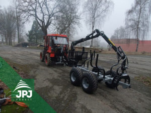 Kompaktný vyvážečka Vahva Jussi 2000 + _400 a malotraktor