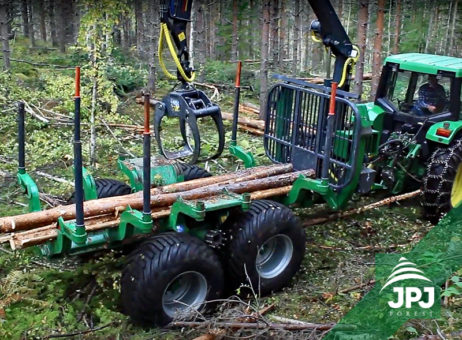 Vyvážačka dreva FARMA T14 4WD