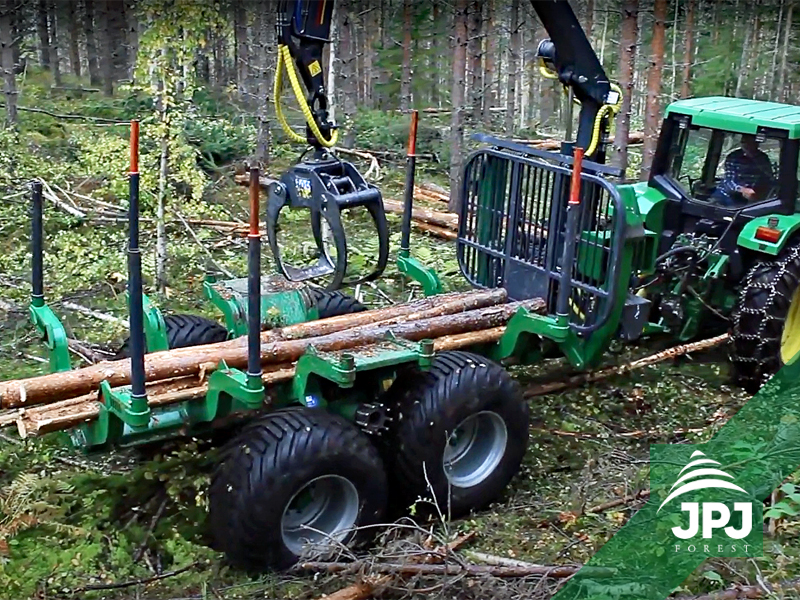 Vyvážačka dreva FARMA T14 4WD